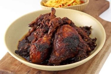 Resep Ayam Bumbu Madura, Lengkap dengan Sambal Pencit