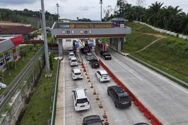 Tol Trans-Sumatera Dilintasi 1,5 Juta Kendaraan Selama Libur Akhir Tahun