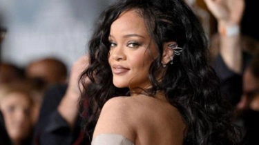 Lirik Lagu dan Terjemahan Kiss It Better - Rihanna: What Are You Willing to Do?