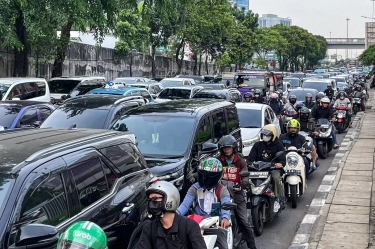 Beberkan Biang Kemacetan, Jokowi: Hampir Semua Orang, Ada Uang Beli Mobil dan Tinggalkan Transportasi Umum