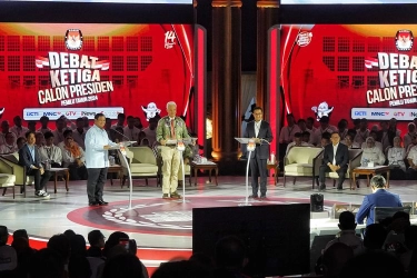 Anies-Ganjar Dinilai Kompak Serang Prabowo Saat Debat, Prabowo Defensif