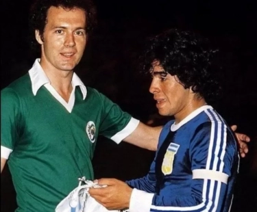 Franz Beckenbauer Meninggal Dunia, Berikut 5 Momen Spesial di Bayern Munchen