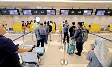 Pengumumam Petugas di Bandara Internasional Dhoho Kediri Bakal Gunakan 3 Bahasa: Indonesia, Inggris, dan Bahasa Jawa Krama Inggil