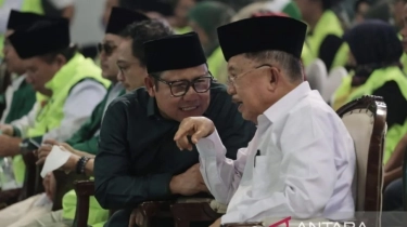 Cak Imin-Jusuf Kalla Sapa Ribuan Pendukung AMIN di Surabaya: Lebih Cepat Lebih Baik