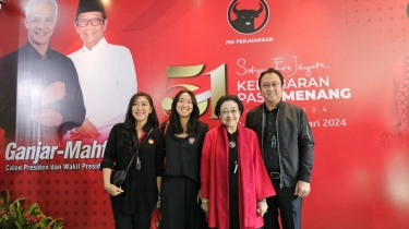 Rayakan HUT PDIP ke-51, Megawati Serahkan Beasiswa ke 11 Orang Ini