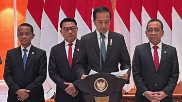 Presiden Jokowi yang Kini Sudah Jarang Kenakan Dasi Warna Merah