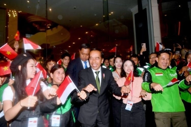 Lawatan ke Luar Negeri Berlanjut, Presiden Jokowi Tiba di Hanoi