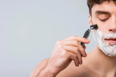 Seberapa Sering Pria Harus Mencukur Kumis dan Janggut?