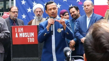 Imam Shamsi Ali Tegur Netizen yang Berkata Kasar: Pak Anies Tidak Mengajarkan Ndasmu Etik