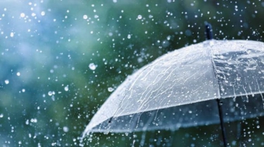 Cuaca Besok - BMKG: Jakarta dan Yogyakarta Berpotensi Hujan Disertai Petir pada 12 Januari 2024