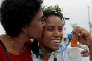 Deret Prestasi Lisa Rumbewas: Tintas Emas Peraih 3 Medali Olimpiade