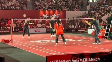 Aksi Puan-Arsjad Tanding Badminton Lawan Hendi-Krisdayanti di Laga Merah Meriah di Istora Senayan