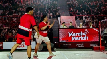 Puan Maharani Tegang Saksikan Puterinya Bertanding Badminton di Istora Senayan