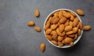 Intip 4 Manfaat Almond bagi Kesehatan Tubuh, Cocok sebagai Camilan hingga Bahan Makanan