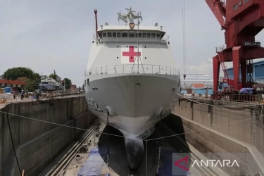 KRI Radjiman Bersiap Bantu Warga Gaza, Menunggu Izin dari Mesir