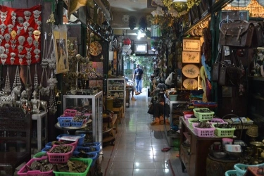 4 Wisata Belanja di Solo, Berburu Batik hingga Barang Antik