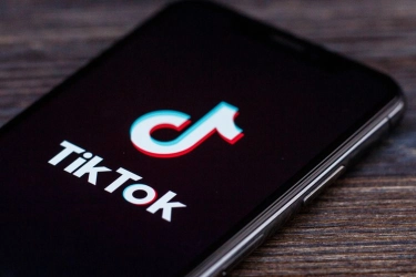 Cara Pakai Filter Wajah Taylor Swift yang Lagi Tren di TikTok