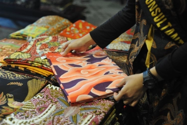 10 Tempat Beli Batik di Cirebon, Ada Motif Mega Mendung 