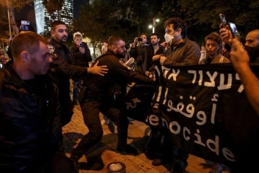 Polisi Israel Bubarkan Paksa Demo Anti-perang di Tel Aviv