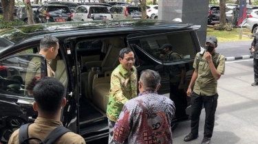 Hadir di BPK Sebagai Menko Polhukam, Mahfud Ogah Tanggapi Pertanyaan Soal Debat Cawapres