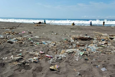 Cegah Sampah Plastik di Laut, NGO Plastic Bank Jalin Kemitraan dengan Ratusan Pengepul