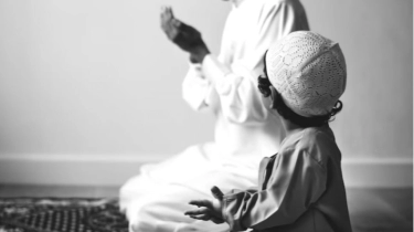 Bacaan Doa Setelah Sholat Fardhu Singkat: Arab, Latin, Artinya