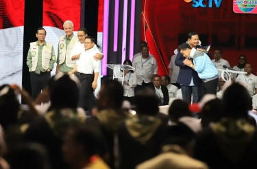 Momen Berpelukan Anies-Cak Imin Berpelukan Usai Debat, Seperti Teman Tak Lama Jumpa