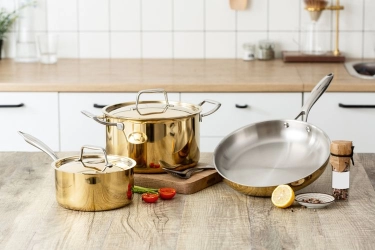 5 Cara Merawat Alat Masak Stainless Steel, Awet Sampai Jadi Warisan 