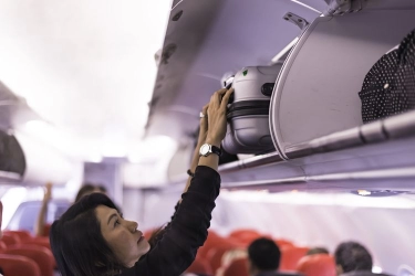 Tips Bawa Kado Bungkusan di Pesawat, Lebih Baik Bisa Dibuka untuk Diperiksa