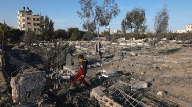 Setidaknya 16 Kuburan di Gaza Dibongkar Militer Israel: Batu Nisan Hancur, Tanah Obrak-abrik