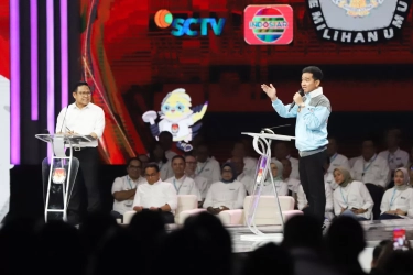 Singgung Cak Imin Saat Debat, Gibran: Enak Ya Gus Jawab Sambil Bawa Catatan