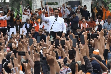 Kampanye di Cikarang, Anies Sebut Massa Datang Tak Dibayar