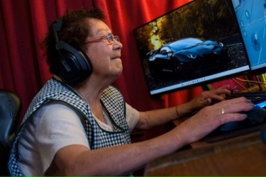 Kisah Mami Nena, Nenek 81 Tahun yang Jadi ''Gamer'' Free Fire Terkenal