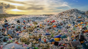 Aktivis Lingkungan Sebut Galon Sekali Pakai Bikin Sampah Plastik Menggunung