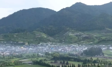 Dataran Tinggi Dieng Tetap Dibuka Walau Cuaca Buruk, Simak Imbauan Berikut bagi Wisatawan