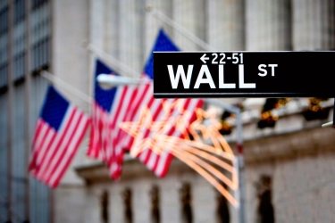 Wall Street Hijau, Dow Jones Sentuh Level Tertinggi