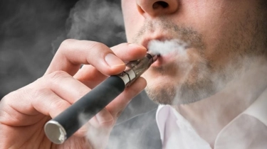 Cek Faktanya! Rokok Elektronik Memiliki Risiko Kesehatan Lebih Rendah daripada Rokok