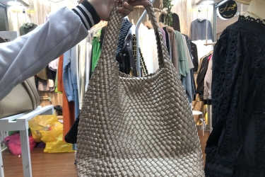 Viral Tas ''Bottega'' Thailand, di Little Bangkok Harganya Rp 800.000