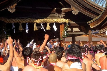 Wanita Jepang Diperbolehkan Ikut Festival Telanjang Kuno untuk Pertama Kalinya