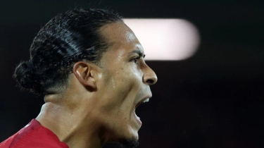 Bek Liverpool Virgil van Dijk Tak Sabar Hadapi Chelsea di Final Piala Liga Inggris