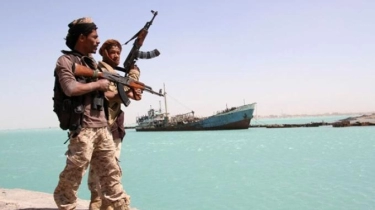 Tempur Dua Jam, Rudal Yaman Memaksa Angkatan Laut AS Mundur dari Selat Bab al-Mandab di Laut Merah