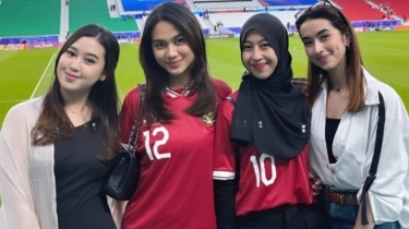OOTD Nonton Bola ala Azizah Salsha, Bisa Jadi Inspirasi Saat Nobar Indonesia vs Australia Nanti Malam