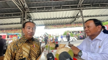 Makan Bakso Bareng Prabowo Subianto di Magelang, Ini Makna Batik yang Dikenakan Presiden Jokowi
