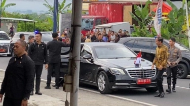 Saat Jokowi dan Prabowo Turun dari Satu Mobil Berpelat Indonesia