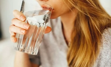 Mitos atau Fakta Kurang Minum Air Putih Bisa Kena Batu Ginjal? Dokter Berikan Tipsnya