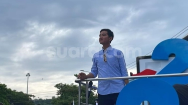 Raut Wajah Gibran Rakabuming Saat Kampanye di Semarang Jadi Perhatian Warganet: Kasihan Kayak Capek Banget