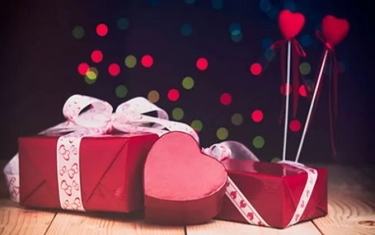 10 Rekomendasi Kado Valentine Romantis dan Bermakna untuk Pasangan