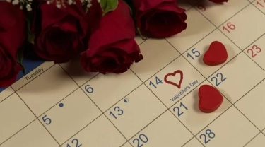 Bukan Bunga dan Coklat! Simak 8 Rekomendasi Kado Valentine yang Bakal Bikin Baper Pasangan
