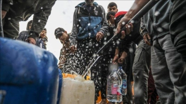 Gaza Krisis Air Bersih, Pengungsi Terpaksa Minum Air Bekas Cuci Piring demi Bertahan Hidup