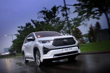 Duet Innova Zenix dan Yaris Cross HEV Dorong Kontribusi Toyota di Segmen EV Nasional